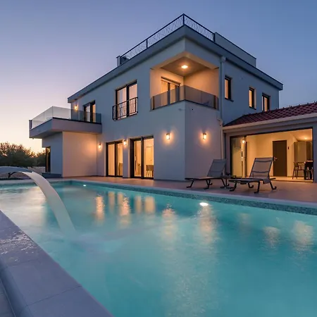 Skyora Villa *