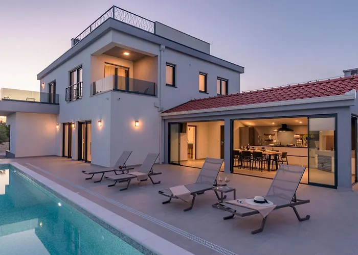 Skyora * 特罗吉尔