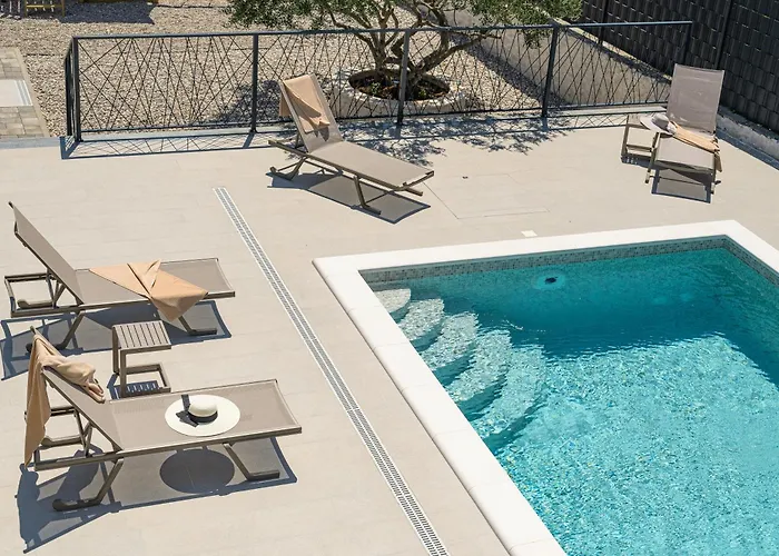 Skyora * 特罗吉尔