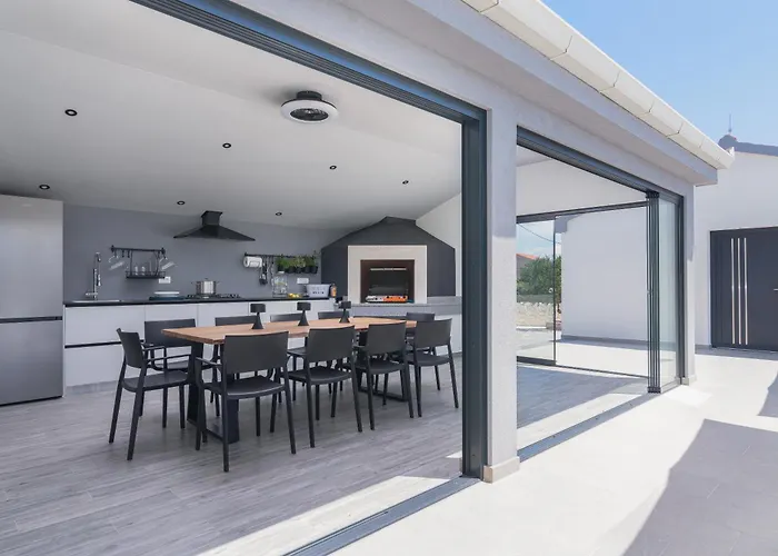 Skyora * 特罗吉尔